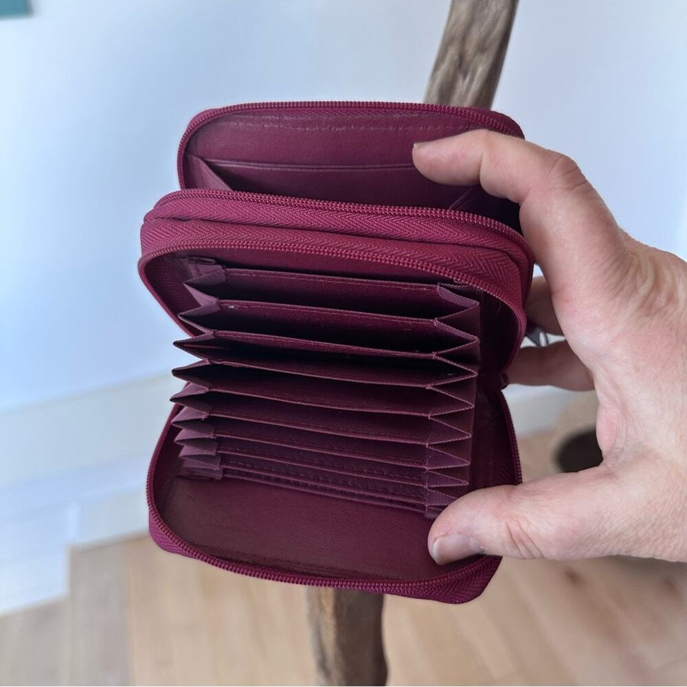Buxton - Leather RFID Card And Coin Wallet, burgundy - Picture 6 of 8